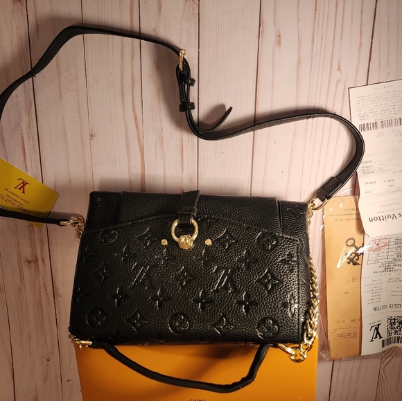 Louis Vuitton bag - Picture 12 of 13